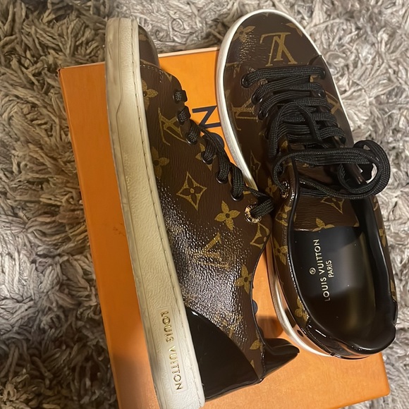 Authentic Louis Vuitton Front row low top sneakers gently worn comes with box - Picture 3 of 5